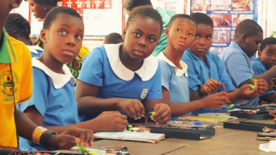 Schulklasse in Ghana